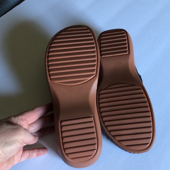 Black slides - new - Picture 3 of 4